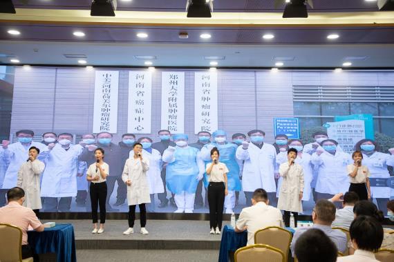 演出.jpg 演出.jpg